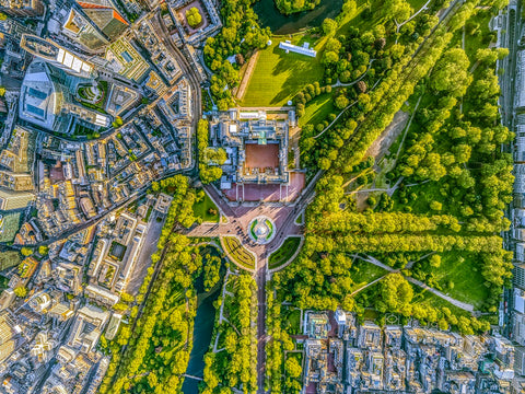 Buckingham Palace 2 - Available in 5 Sizes