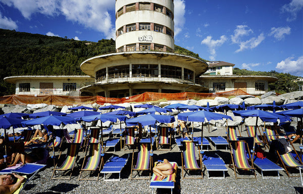 Dan Dubowitz Artwork | Moody, dramatic, dystopian architectural photographs of deserted cities.