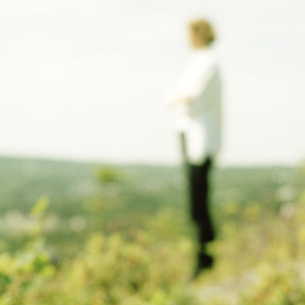 Virginia Mak Artwork | Colourful, blurred, soft-focus photographs of figures in nature and interiors.