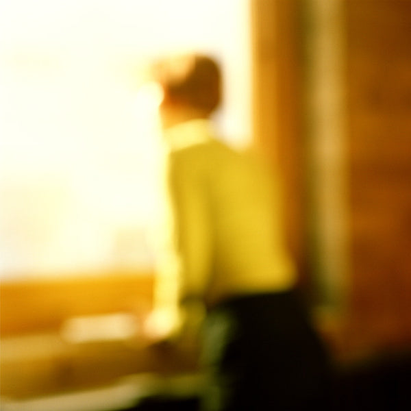 Virginia Mak Artwork | Colourful, blurred, soft-focus photographs of figures in nature and interiors.