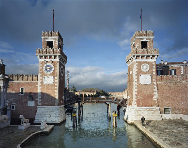 David Leventi Artwork | Dramatic detailed architectural photographs of opera houses, prisons, palazzos, and New York City.