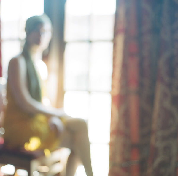 Virginia Mak Artwork | Colourful, blurred, soft-focus photographs of figures in nature and interiors.