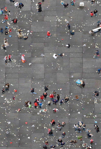 Katrin Korfmann Artwork | Vibrant, colourful, sometimes monochromatic, aerial composite photographs of human interactions in public spaces.