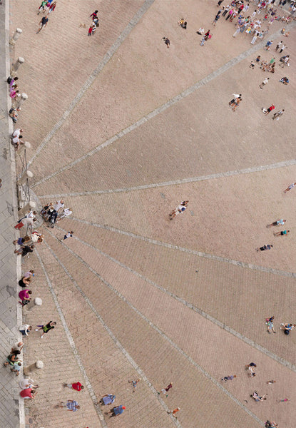 Katrin Korfmann Artwork | Vibrant, colourful, sometimes monochromatic, aerial composite photographs of human interactions in public spaces.