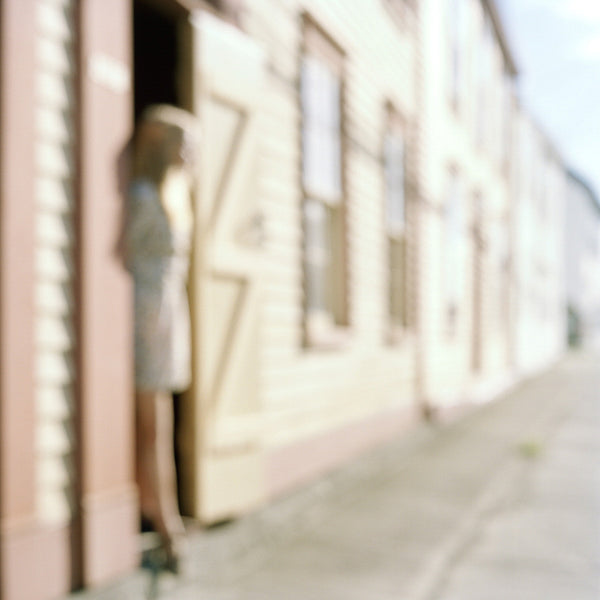 Virginia Mak Artwork | Colourful, blurred, soft-focus photographs of figures in nature and interiors.