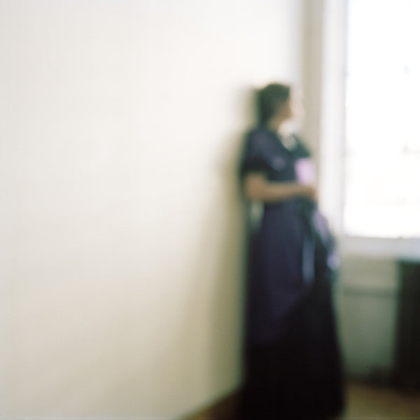 Virginia Mak Artwork | Colourful, blurred, soft-focus photographs of figures in nature and interiors.