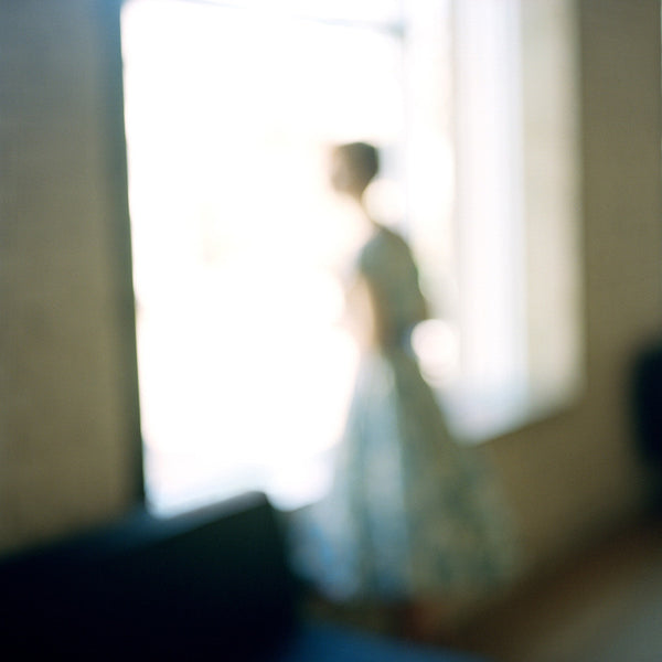 Virginia Mak Artwork | Colourful, blurred, soft-focus photographs of figures in nature and interiors.