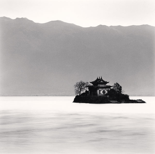 Michael Kenna Artwork | Calm, minimalist black and white photographs of trees, water, architecture, and landscapes.