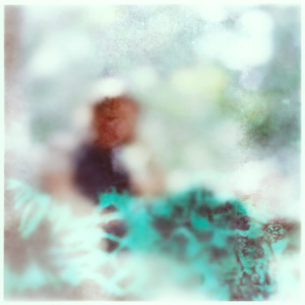 Virginia Mak Artwork | Colourful, blurred, soft-focus photographs of figures in nature and interiors.