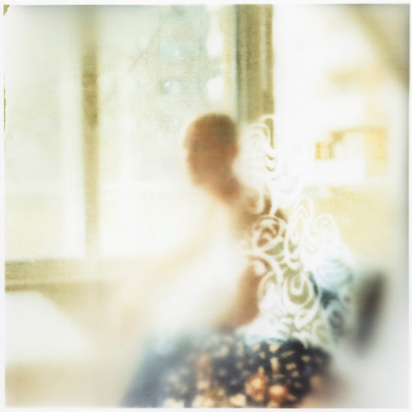 Virginia Mak Artwork | Colourful, blurred, soft-focus photographs of figures in nature and interiors.