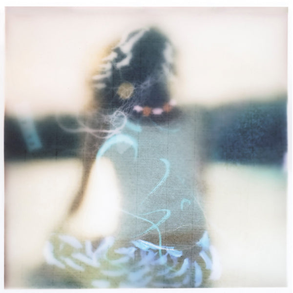 Virginia Mak Artwork | Colourful, blurred, soft-focus photographs of figures in nature and interiors.