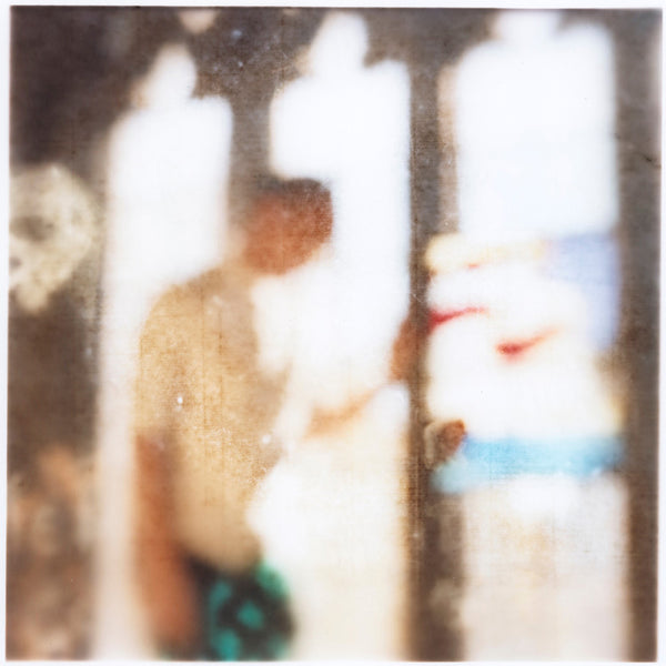 Virginia Mak Artwork | Colourful, blurred, soft-focus photographs of figures in nature and interiors.
