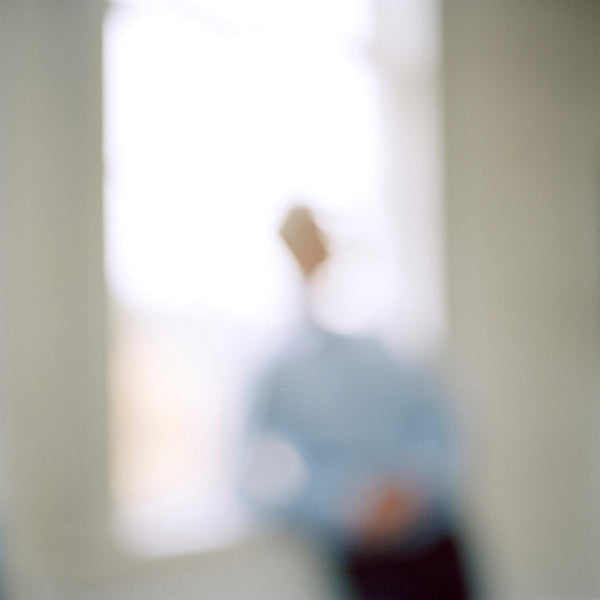 Virginia Mak Artwork | Colourful, blurred, soft-focus photographs of figures in nature and interiors.
