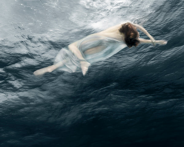 Barbara Cole Artwork | Bright, exciting, abstract, figurative, underwater figurative photographs.
