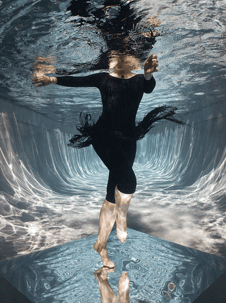 Barbara Cole Artwork | Bright, exciting, abstract, figurative, underwater figurative photographs.