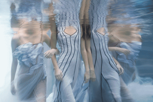 Barbara Cole Artwork | Bright, exciting, abstract, figurative, underwater figurative photographs.